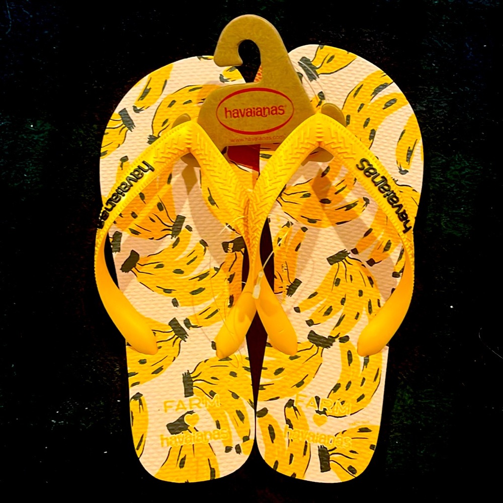 Women's FARM Rio Cheetah Bananas Top Flip Flops
Size 9/10W 8M